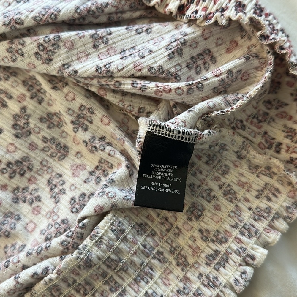 Torrid Textured Jersey Choker Neck Smocked Bottom Top Multi Plus 5 5X D65176 - Picture 9 of 10